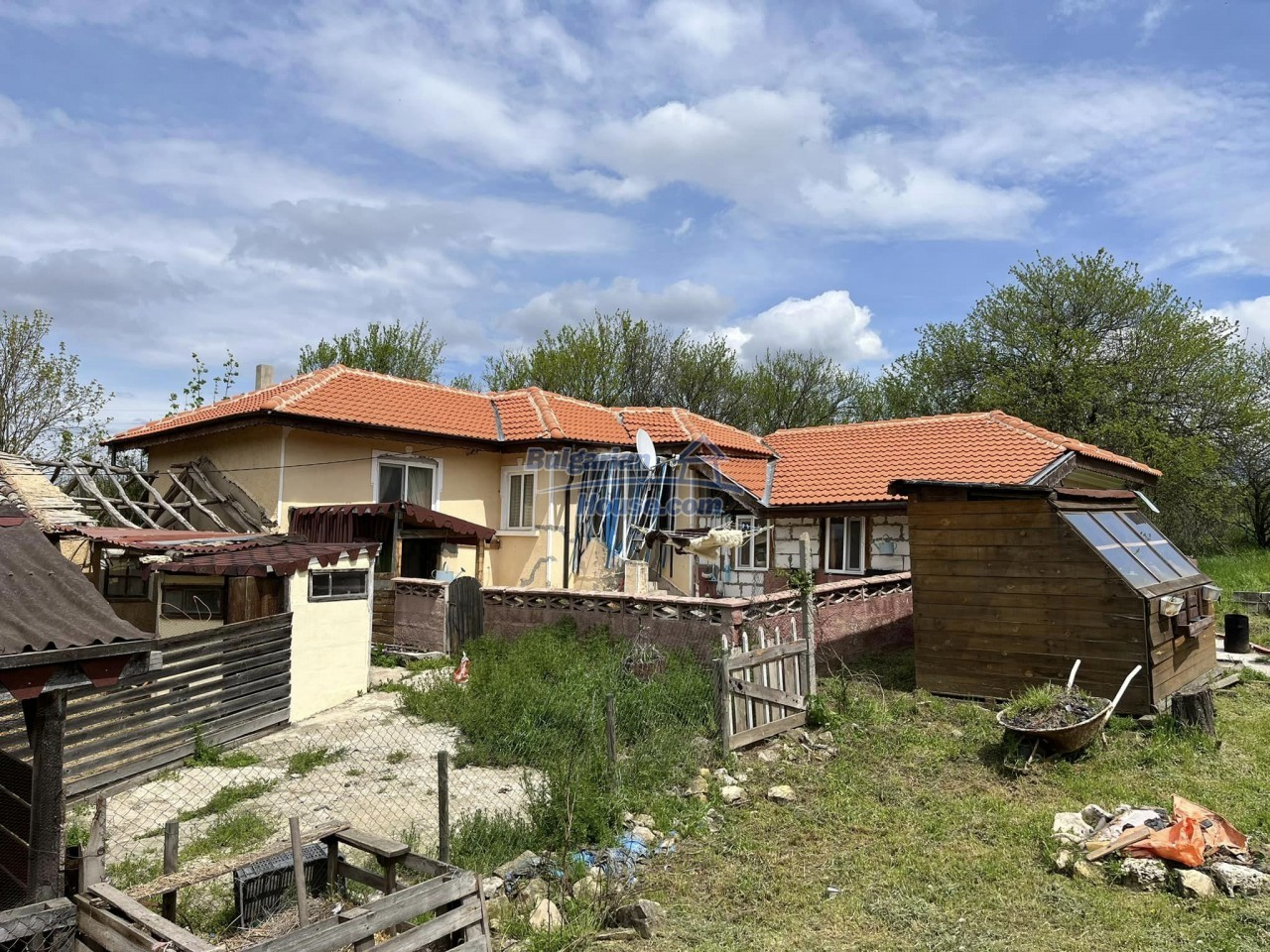 Къщи за продан до Добрич - 14100