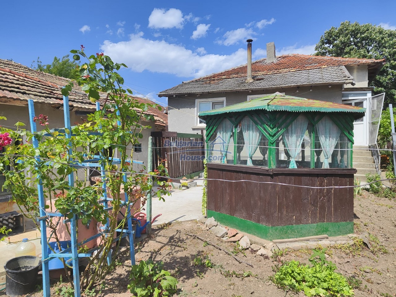 Къщи за продан до Добрич - 14186