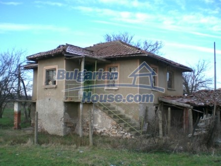 9195:1 - Cheap Bulgarian House for sale near Elhovo