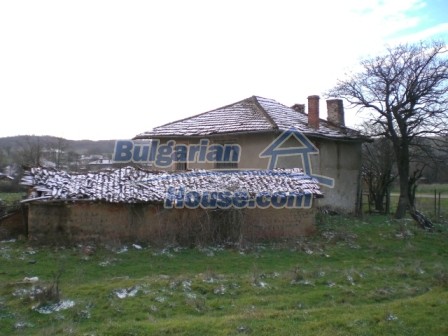 9195:3 - Cheap Bulgarian House for sale near Elhovo
