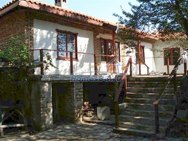9493:1 - Два дома в типичном болгарском стиле