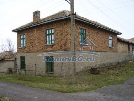 9788:4 - Двухэтажный дом для продажи в деревне, в 20 км от Попово!