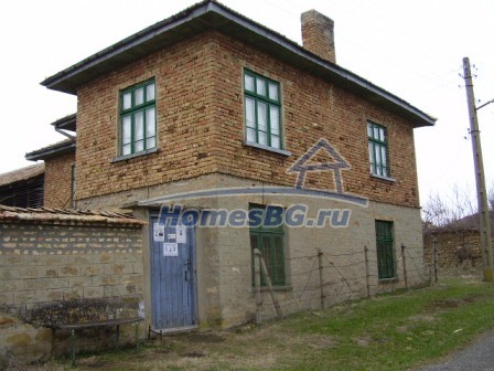 9788:7 - Двухэтажный дом для продажи в деревне, в 20 км от Попово!
