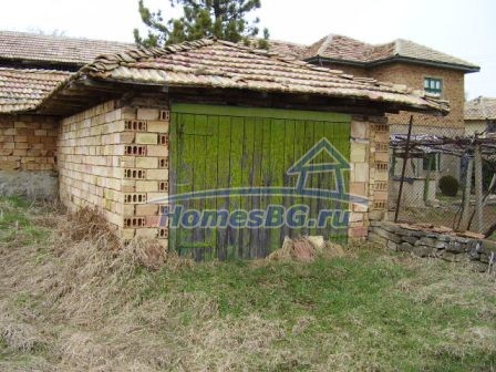 9788:15 - Двухэтажный дом для продажи в деревне, в 20 км от Попово!