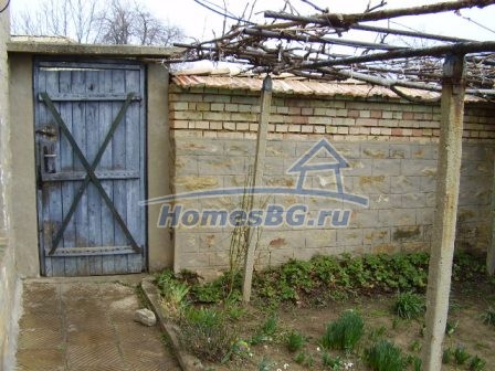 9788:43 - Двухэтажный дом для продажи в деревне, в 20 км от Попово!