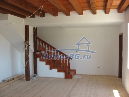9803:15 - Недавно построенный дом в болгарском стиле для продажи