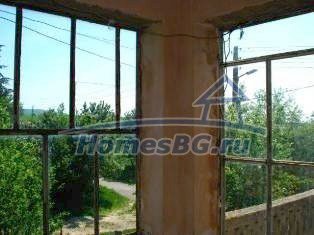 9816:7 - Продается массивный кирпичный дом в красивом болгарском селе