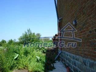 9816:14 - Продается массивный кирпичный дом в красивом болгарском селе