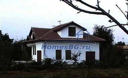 9855:4 - Двухэтажный болгарскый дом недалеко от города Добрич!
