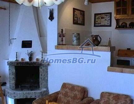 9855:11 - Двухэтажный болгарскый дом недалеко от города Добрич!