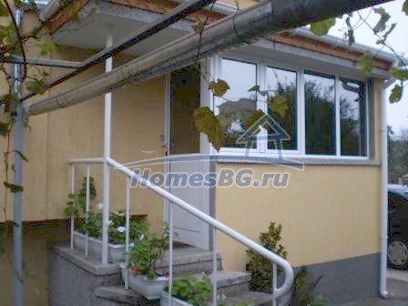 9883:5 - Болгарское здание для продажи на трех этажах, с гаражом!
