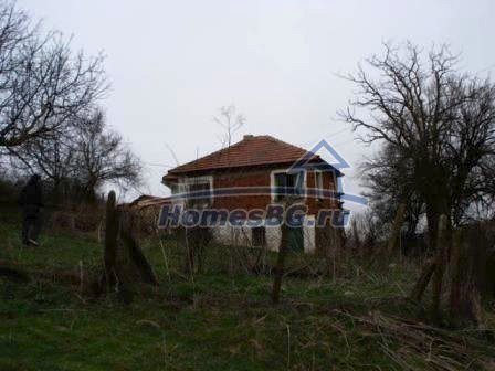 9902:10 - Дешевый небольшой кирпичный дом на продажу в Болгарии