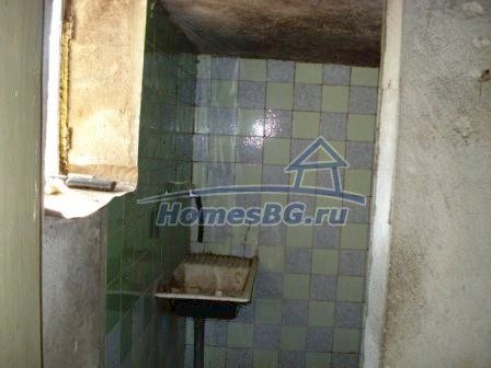 9914:6 - Дом на продажу в один этаж в живописной деревне в Болгарии 