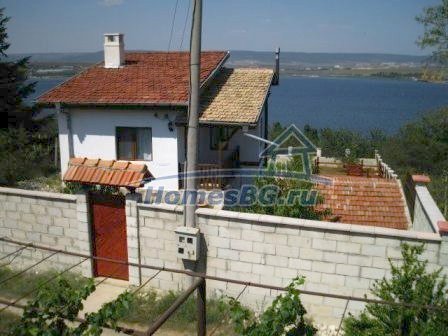 9935:18 - Продается красивый дом около озера в Варне в Болгарии