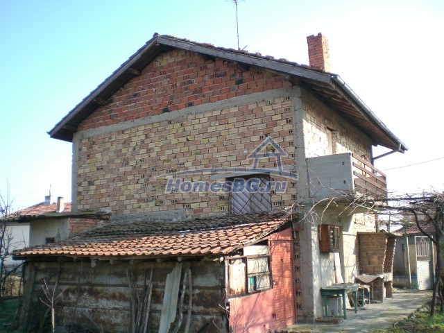 9942:22 - Kирпичный дом на двух этажах  в 5 км от г.Стара Загора!