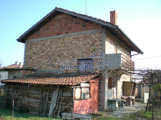 9942:23 - Kирпичный дом на двух этажах  в 5 км от г.Стара Загора!