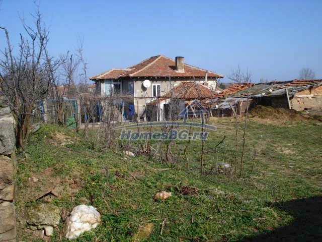 9974:3 - Кирпичный двухэтажный болгарский дом на продажу