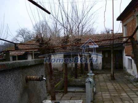 9993:17 - Хороший двухэтажный кирпичный дом на продажу в Болгарии