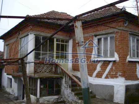 9993:1 - Хороший двухэтажный кирпичный дом на продажу в Болгарии