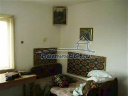 10020:12 - Это массивный кирпичный дом на продажу в Болгарии