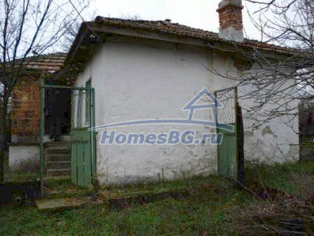 10034:17 - Сельский дом на продажу с гаражом в Болгарии
