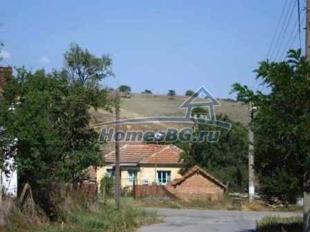 10066:4 - Двухэтажная недвижимость в Болгарии на продажу с гаражом
