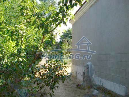 10066:9 - Двухэтажная недвижимость в Болгарии на продажу с гаражом