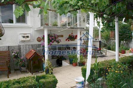 10093:35 - Роскошный дом с бассейном для продажи в Болгарии возле Елхово