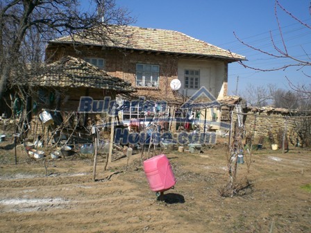 10095:5 - Cheap traditional Bulgarian property for sale 