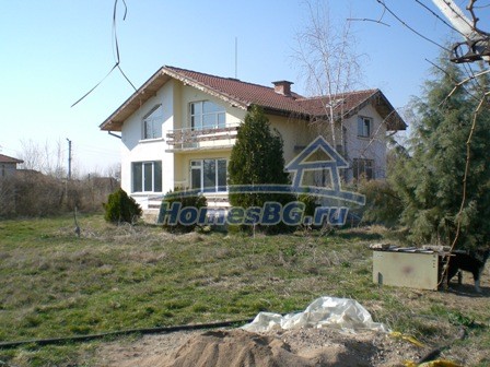 10117:60 - Красивый недавно построенный болгарский дом на продажу
