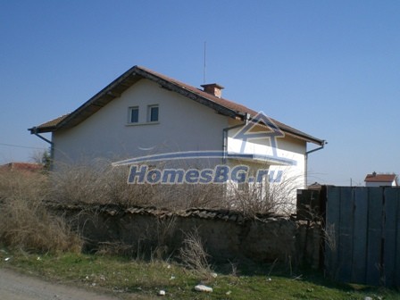 10117:64 - Красивый недавно построенный болгарский дом на продажу
