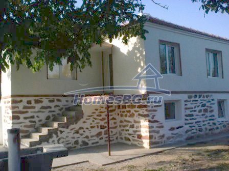 10144:1 - Продается большой болгарский дом в деревне Лесово