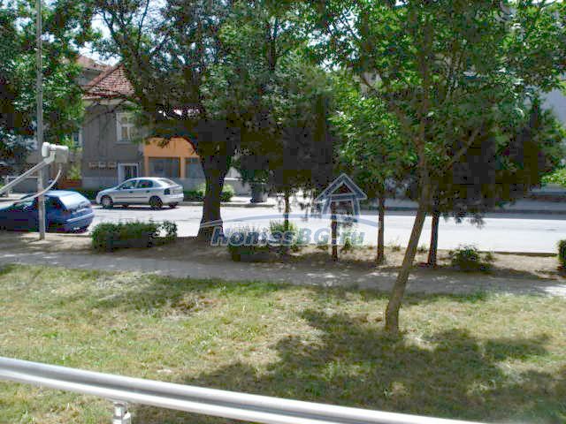 10177:5 - Меблированная трехкомнатная квартира в Елхово, Болгарии 