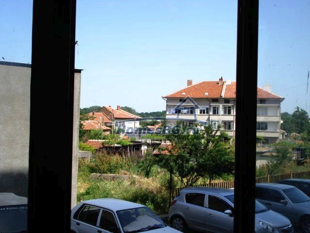 10177:15 - Меблированная трехкомнатная квартира в Елхово, Болгарии 