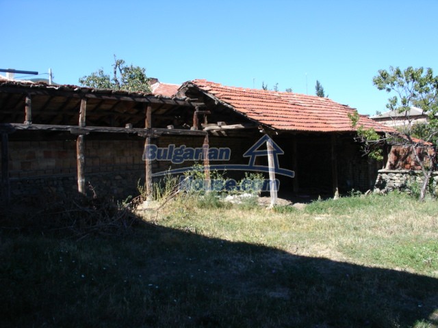 10270:8 - Renovated bulgarian property for sale near dam lake