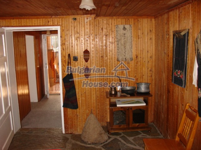 10270:23 - Renovated bulgarian property for sale near dam lake