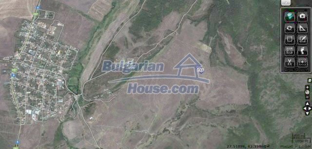 10451:13 - Development bulgarian land suitable for building near Burgas and