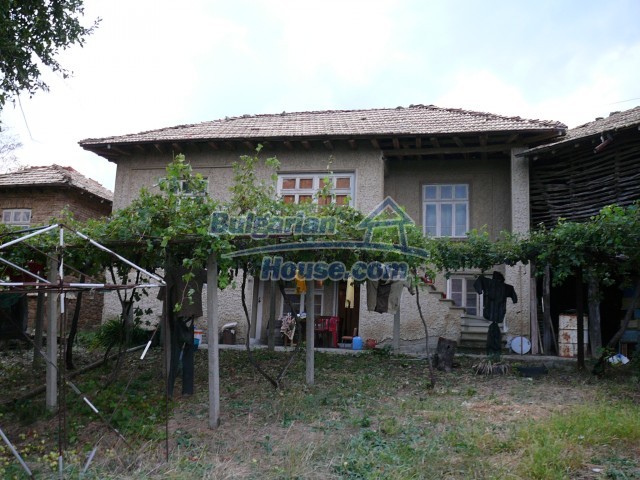 10614:2 - Болгарский дом с прекрасным видом на горы рядом с озером Ястреби