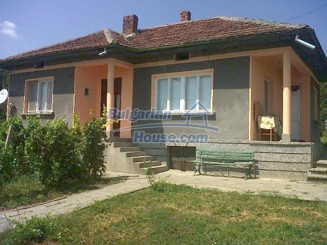 10800:1 - Entirely furnished single-storey house with garden near Pleven