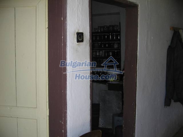 10825:18 - Well maintained stone-built two-storey house,Ivailovgrad region 