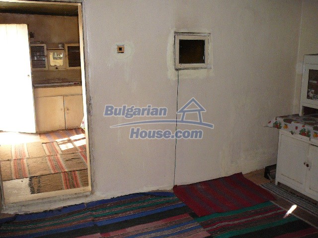 10930:10 - Cheap Bulgarian house with unique spirit