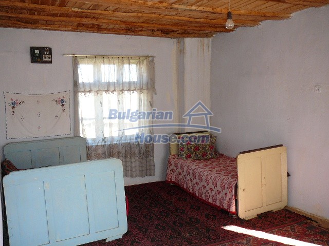 10930:20 - Cheap Bulgarian house with unique spirit