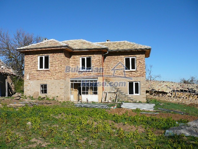 10280:1 - Buy Cheap Bulgarian house with stunning mountain view near lake