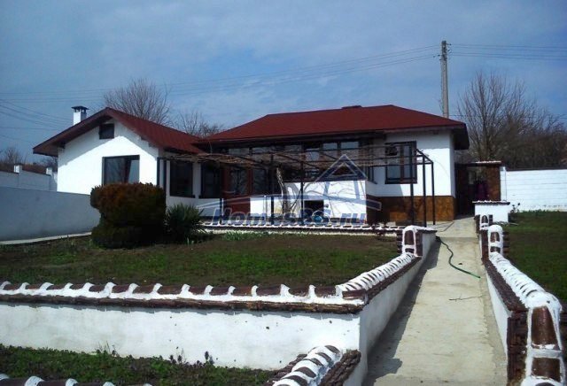 11049:2 - Дом в Болгарии, вблизи Варна, на море с бассейн и барбекю! 