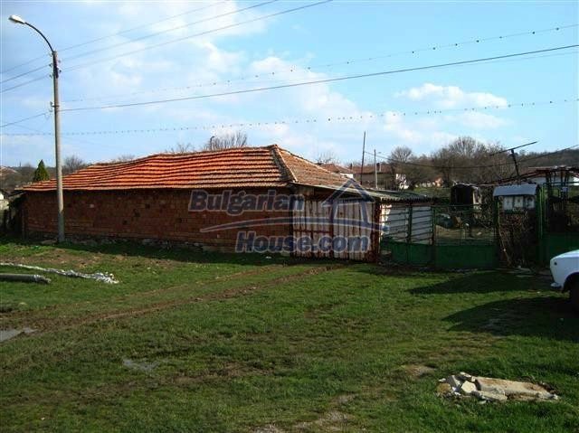 11129:15 - Massive rural house 15 km from Elhovo, quiet countryside