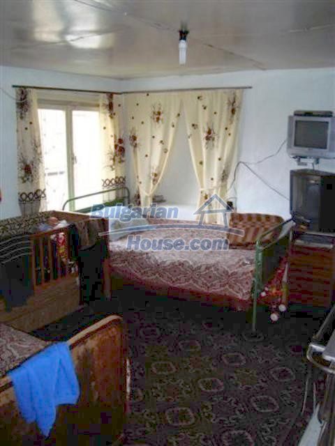 11129:20 - Massive rural house 15 km from Elhovo, quiet countryside