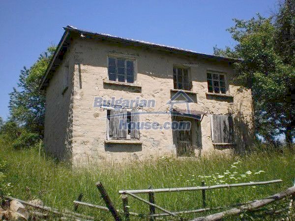 11138:2 - Solid stone built rural house with a huge garden near Smolyan