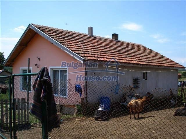 11195:3 - Renovated rural house with a landscaped yard near Elhovo 