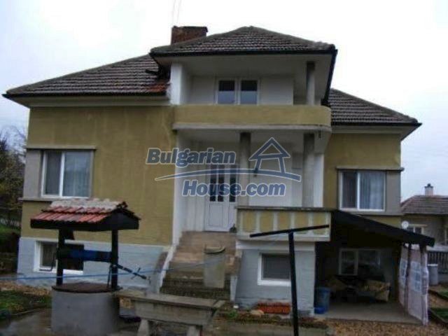 11276:1 - House for sale 25 km away from the Danube river near Montana 