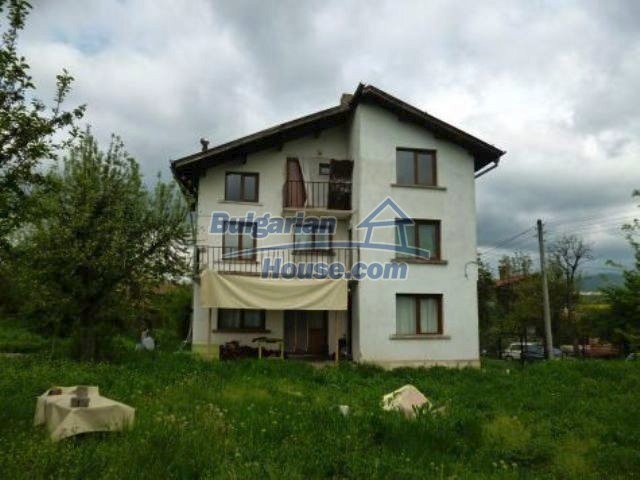 11301:2 - Attractive renovated house near Vratsaadorable mountain view